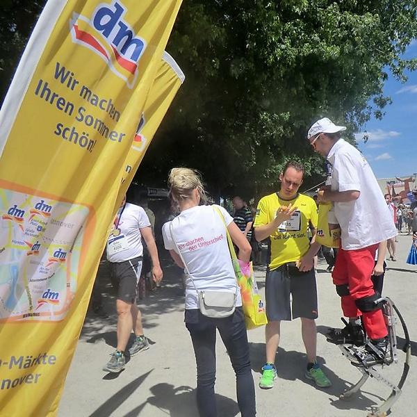 Mobile-City-Promotionaktion-Jumpstelzen