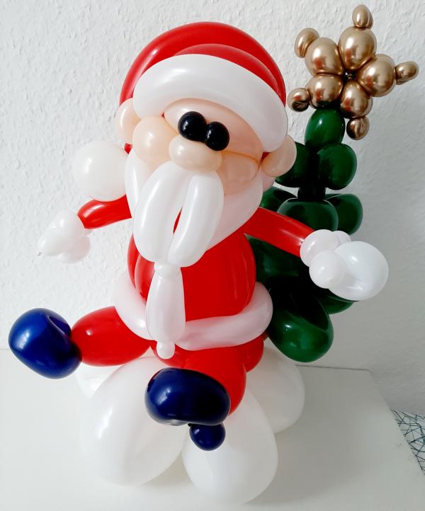 Weihnachtsmann-Ballonmodellieren