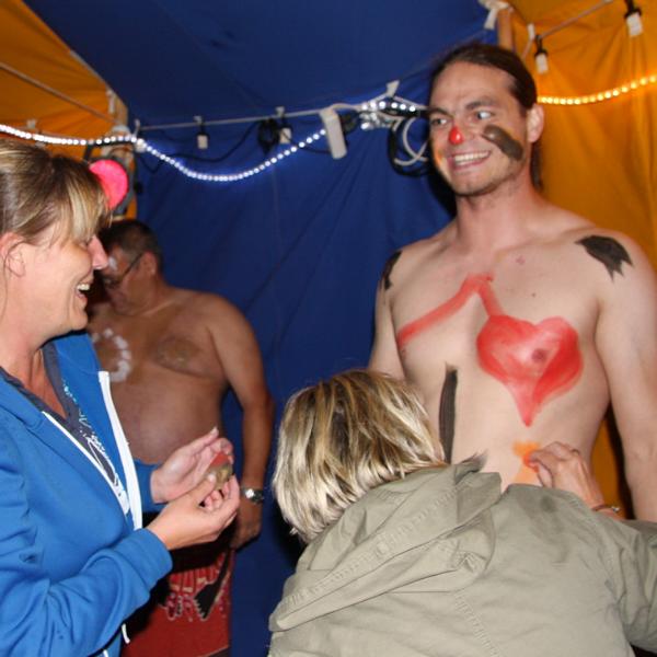 lustige Gaeste-paintaktion