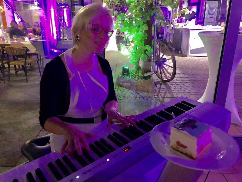 Pianistin-Anja-Wiedereröffnung