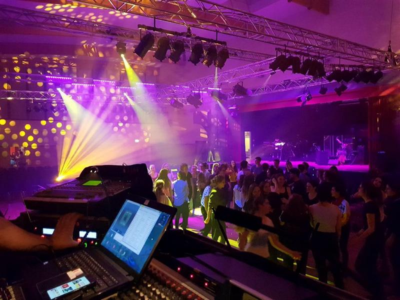 DJ
