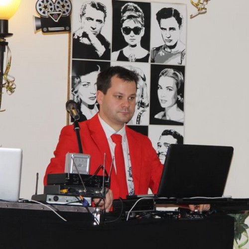 DJ Kai der Hochzeits DJ auch mit Lasershow oder Karaoke zu buchen
