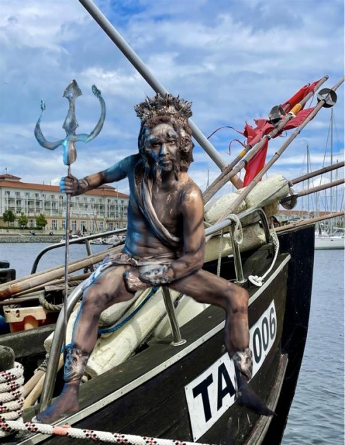 Neptun, Poseidon und Denkmäler als Walkact mit Bodypaint